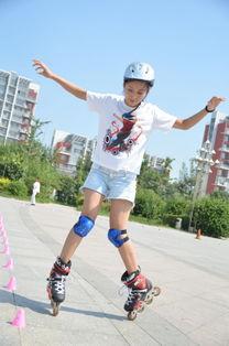 成人新手轮滑女生视频,新手女生轮滑视频教程解析  第3张