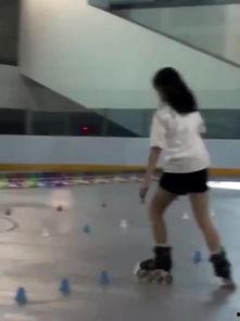 成人隐藏轮滑动作视频  第1张